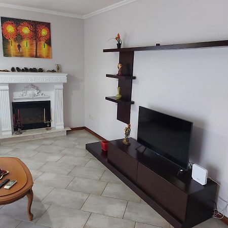 Apartamento Manka' S Place Tirana Exterior foto